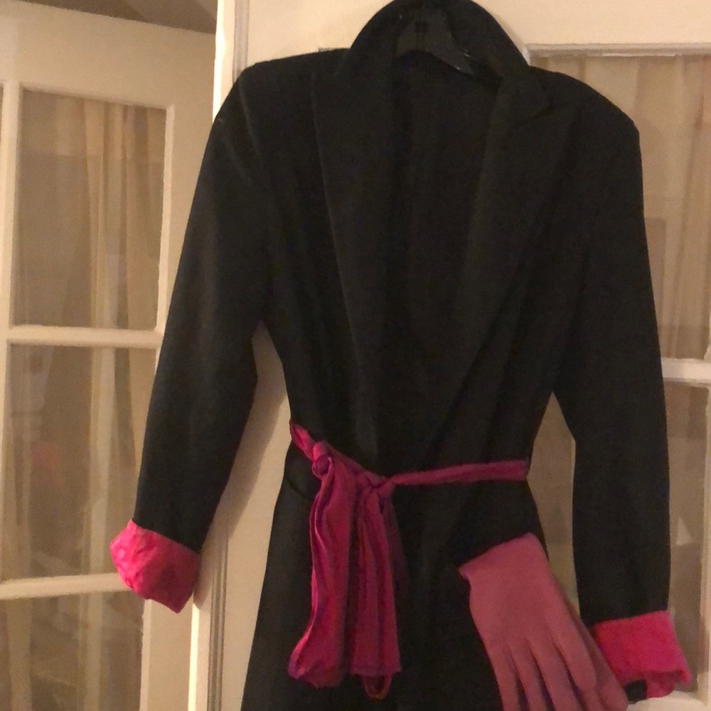 French cut fine wool over coat duster. Silk trim